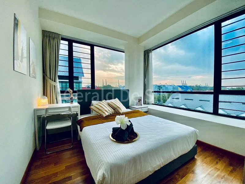 4 Bed Condo for Rent in The Estrella - Image 1