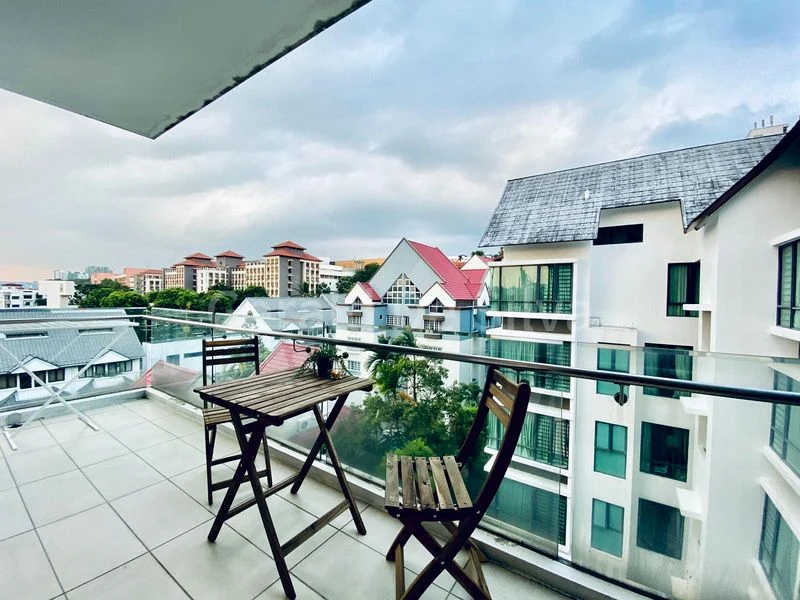 4 Bed Condo for Rent in The Estrella - Image 4