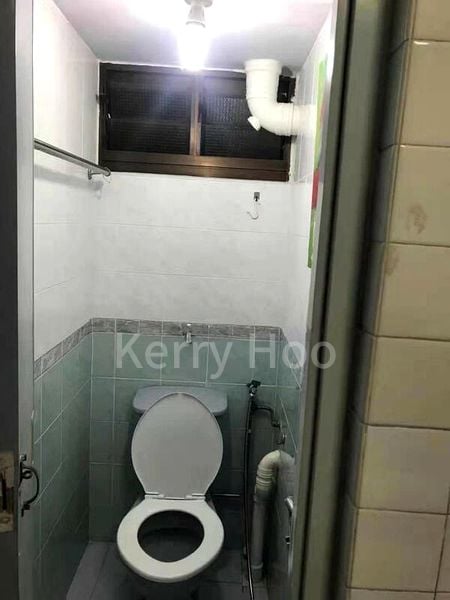 Common Room (HDB) for Rent in  35 Marine Crescent - Image 7