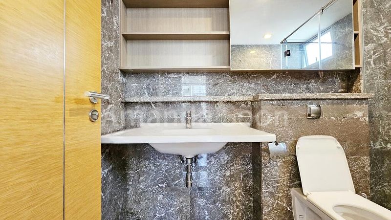 2 Bed Condo for Rent in  Suites @ Cairnhill - Image 5