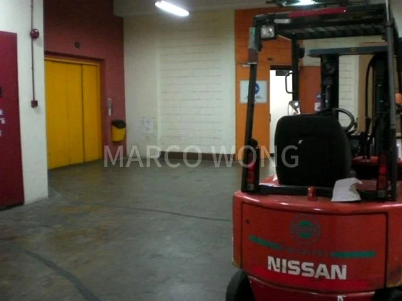 Light Industrial (B1) for Rent in  Lam Soon Industrial Building - Image 9