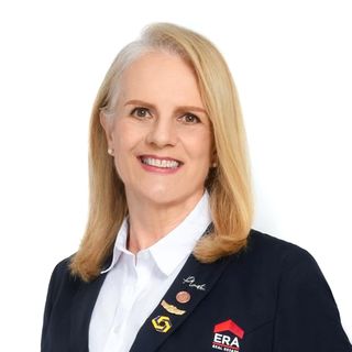 Anne Hicks